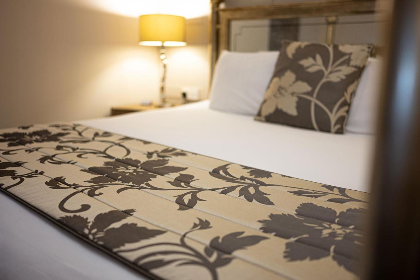 Manor House Hotel & Spa, Alsager Ngoại thất bức ảnh